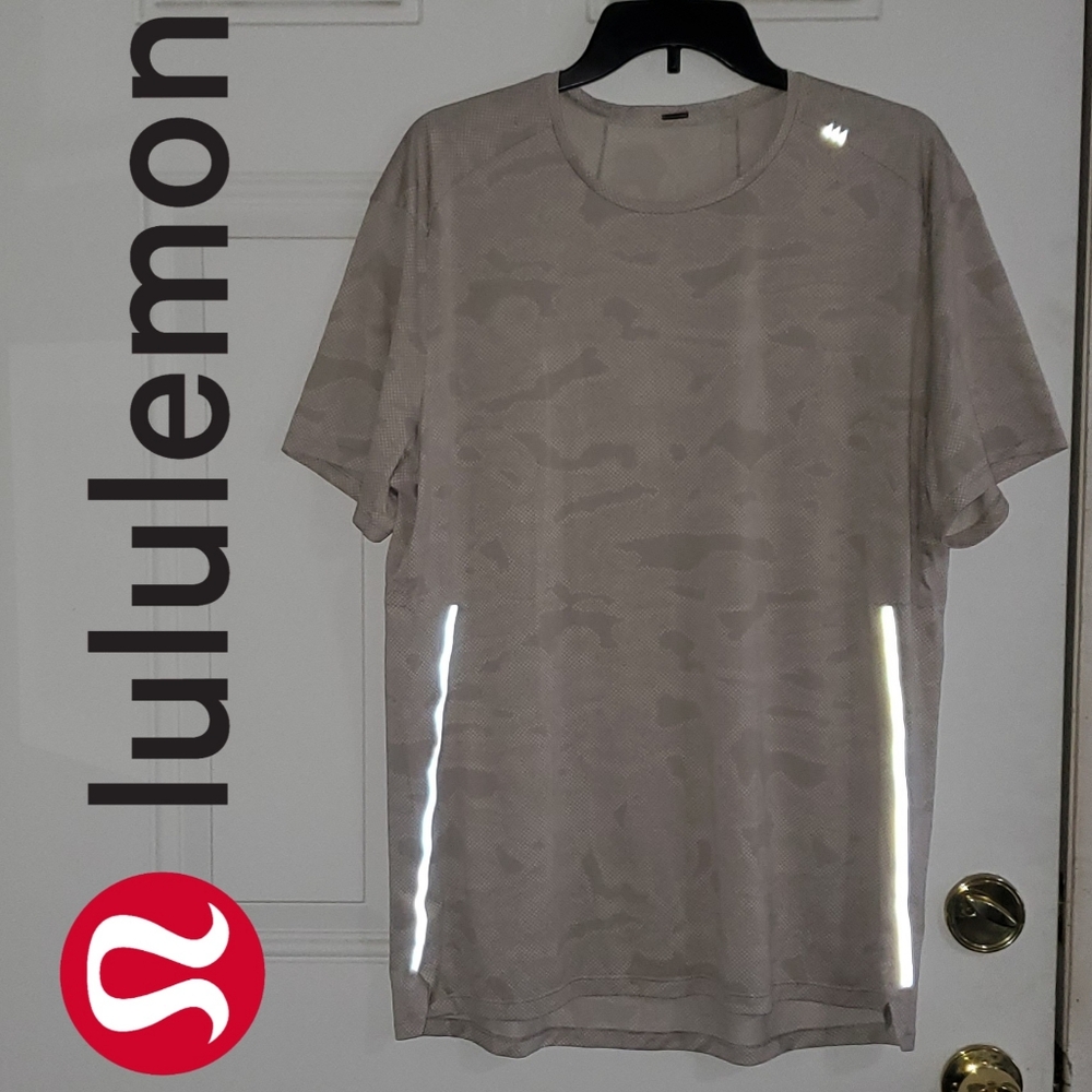 Lululemon men's workout athletic t-shirt